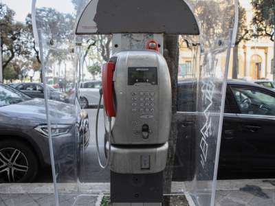 ...testimoni di un mondo che non conosceva ancora smartphone, internet e social network